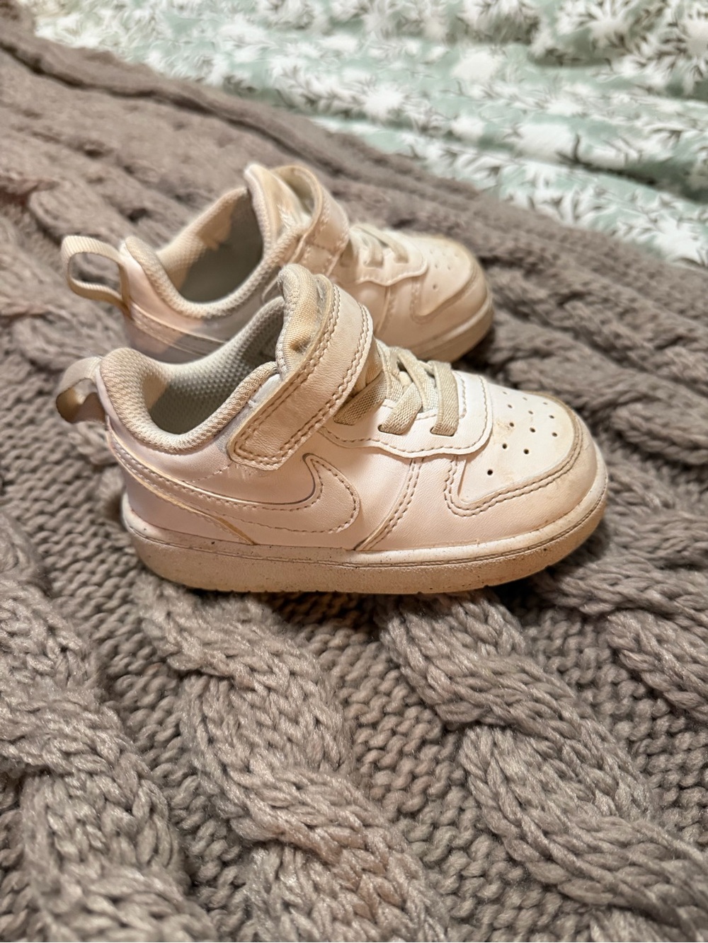 Nike Toddler Cream/Off-White Velcro Sneakers